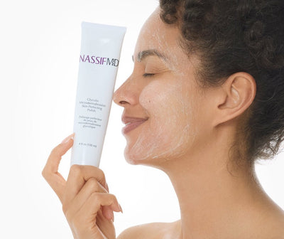 How a Hydration Face Wash Supports Your Skin Barrier and Locks in Moisture